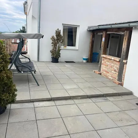 Apartahotel Mikulovský Domeček S Terasou, Zahradou A Vinným Sklípkem