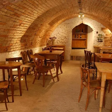 Mikulovský Domeček S Terasou, Zahradou A Vinným Sklípkem Mikulov