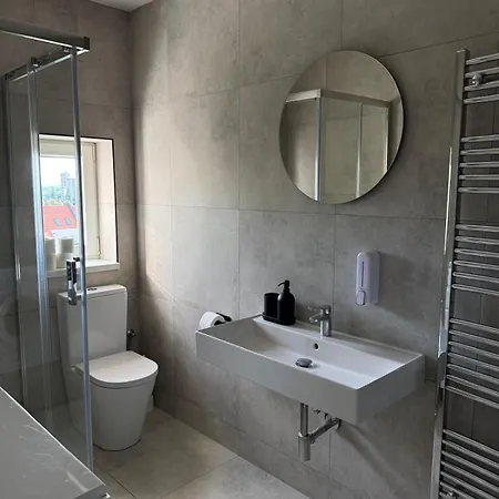 Mikulovský Domeček S Terasou, Zahradou A Vinným Sklípkem Apartahotel