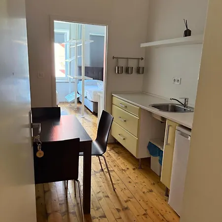 Mikulovský Domeček S Terasou, Zahradou A Vinným Sklípkem Apartahotel