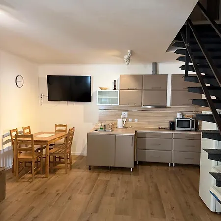 Mikulovský Domeček S Terasou, Zahradou A Vinným Sklípkem 4* Mikulov