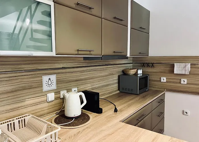 Apartmanhotel Mikulovsky Domecek S Terasou, Zahradou A Vinnym Sklipkem 3*